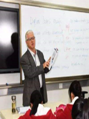 Prof.John Holtom 教授