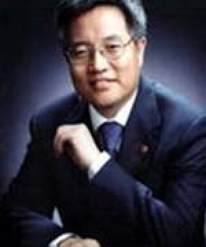 张维迎