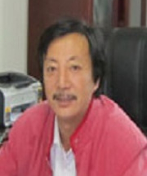初宇平 教授